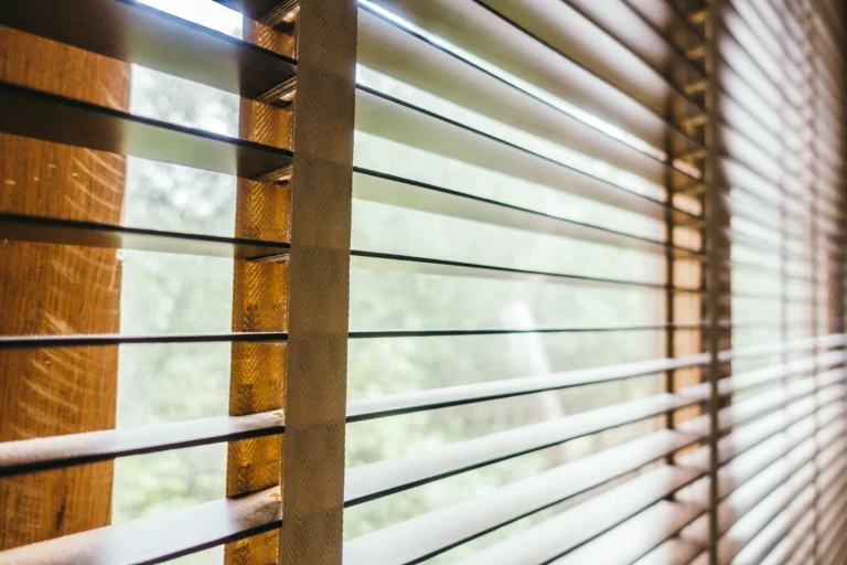 Solar-Powered-Blinds